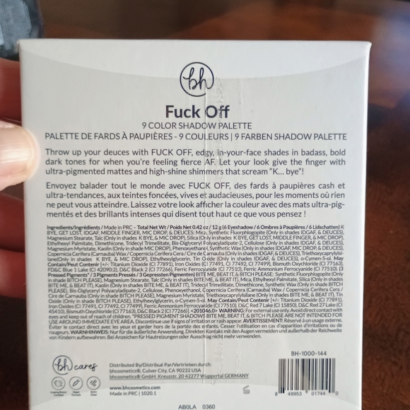 Eyeshadow Palette with Mirror - Picture 3 of 4